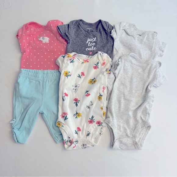 Carters Baby Girl Onesie and bottom Set - Picture 1 of 6